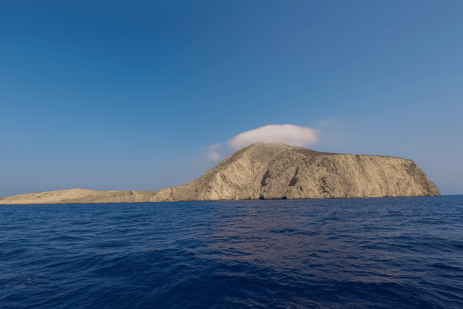 Scuba diving at Manina 3 Wreck (Kinaros) in Amorgos